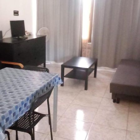 Primavera Appartement Tot 7 Personen Ideaal Voor Backpackers Arona  Zewnętrze zdjęcie